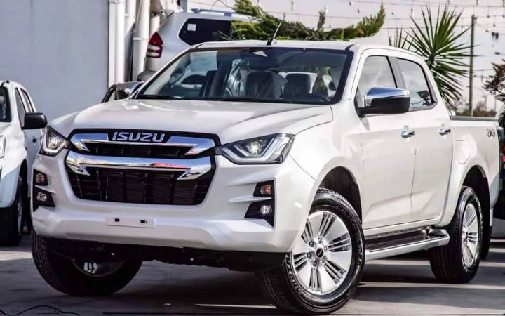 ايسوزو ديماكس 2023 وارد و كفالة الشركة عداد صفر