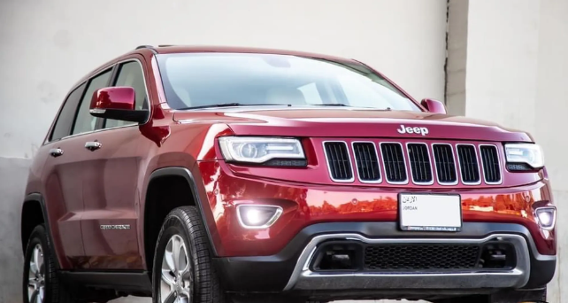 جيب قراند شيروكي ليمتد 2014 أعلى صنف وبحالة الوكالة فحص كامل