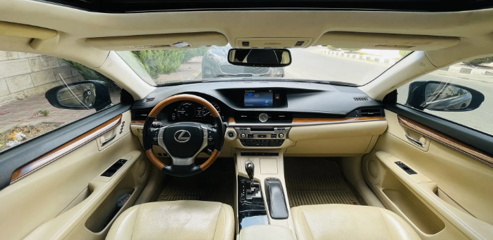 لكزس ES 300 h 2013