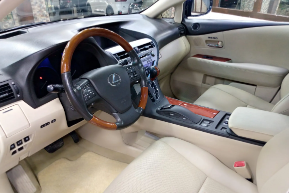 لكزس RX 450 موديل 2010 وارد الشركه المركزيه مالك واحد من وكاله