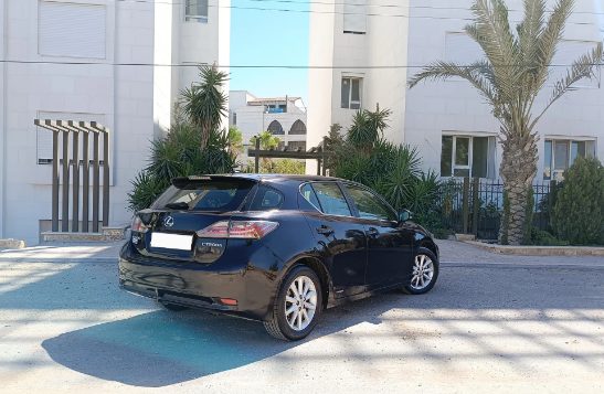 لكزس CT 200 2012 فحص 4جيد بحاجة لبطارية