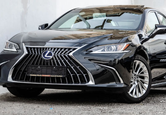 Lexus Es300h 2022 عداد صفر