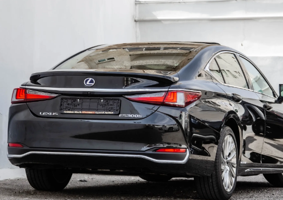 Lexus Es300h 2022 عداد صفر