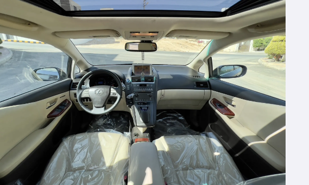 لكزس HS250h بريميوم موديل 2010 كارفاكس كلين استخدام شخصي