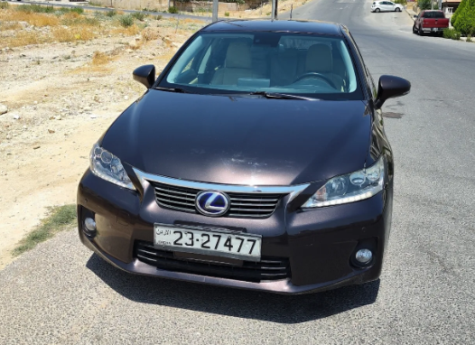 ليكزس Ct200H اوروبي فل اضافات عدا الفتحة