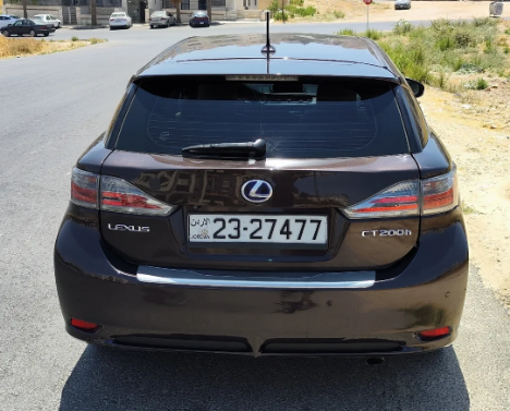 ليكزس Ct200H اوروبي فل اضافات عدا الفتحة