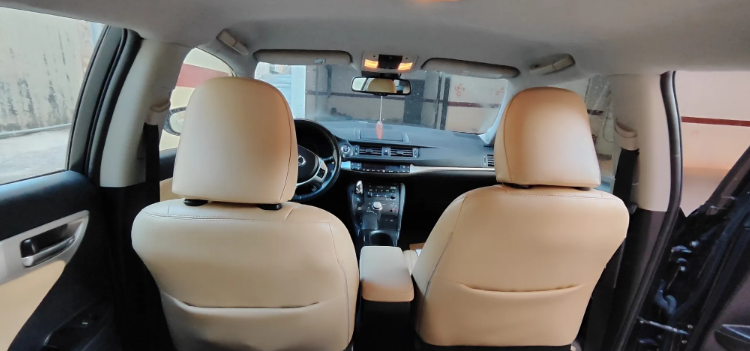 ليكزس Ct200H اوروبي فل اضافات عدا الفتحة