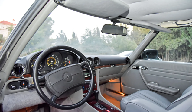 Classic CAR مرسيدس اس ال 560 كشف 1987 Mercedes 560 SL Convertible