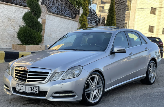 Mercedes Benz. 2011 Avangard