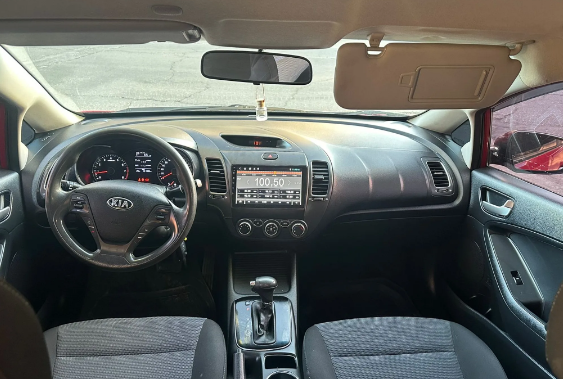 كيا سيراتو 2018 لون حمري