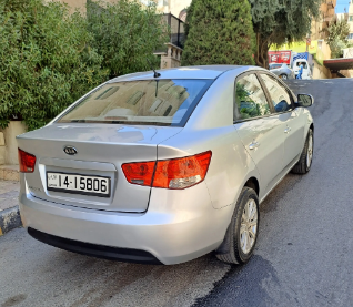 كيا سيراتو موديل 2009 فل ماعدا الفتحه مرخصه