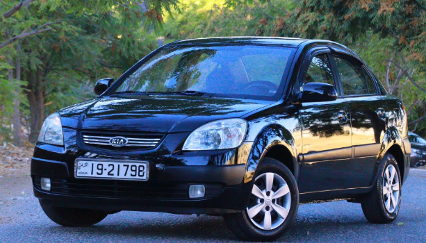 كيا ريو برايد 2008 لون اسود بحاله ممتازه فحص 2 جيد دقات عالراس لا تحتاج إلى شيء