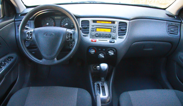 كيا ريو برايد 2008 لون اسود بحاله ممتازه فحص 2 جيد دقات عالراس لا تحتاج إلى شيء