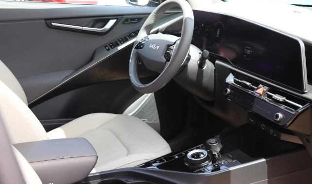 كيا نيرو 2022تورنج