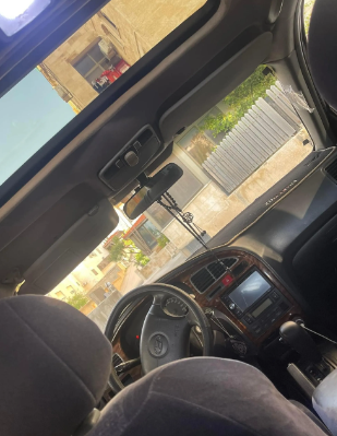 هونداي افانتي 2000