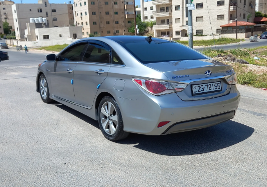 هيونداي سوناتا موديل 2013 أتوماتيك للبيع بحالة الوكالة