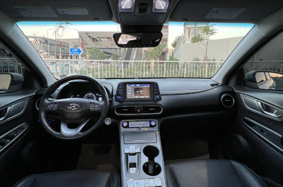 هونداي كونا 2121 كهرباء كامل عداد 40الف فل كامل جمرك جديد