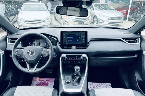 تويوتا راف فور (2022)،(SE) فل كامل، ليثيوم، فورويل، بحالة الوكاله، بسعر مميز..