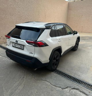 تويوتا راف فور بحالة الوكالة فحص 7 جيد بحالة الزيرو بمعنى الكلمه قطع مسافه 3 الف فقط