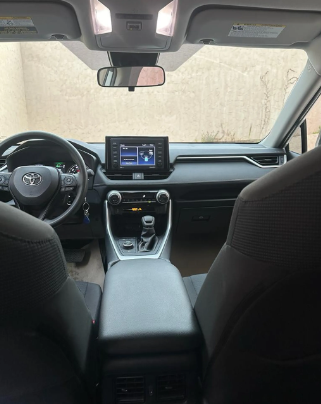 تويوتا راف فور بحالة الوكالة فحص 7 جيد بحالة الزيرو بمعنى الكلمه قطع مسافه 3 الف فقط