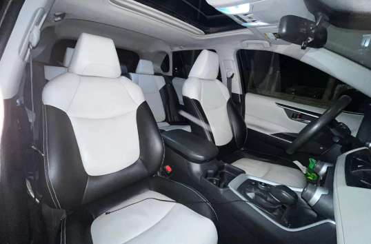 راف فور RAV4 2019 XLE دفع رباعي فل اضافات فتحه سقف