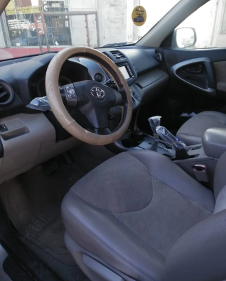 تويوتا راف 4 موديل 2007 فحص كامل مرخصة ترخيص جديد فل كامل ما عدا الفتحه