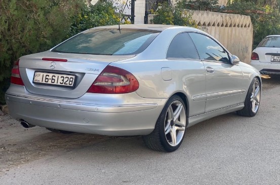 Mercedes avangard قابل للبدل قزاز ازرق اصلي كراسي ميموري بحالة جيده