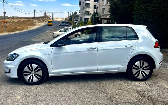 أي جولف موديل 2019 كاش أو أقساط فحص كامل بانوراما جمرك جديد كاش أو اقساط