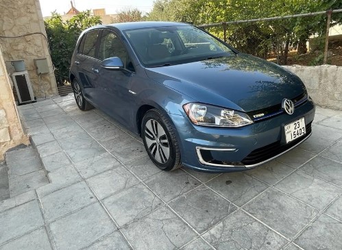 اي جولف للبيع ألماني بحالة ممتازة استعمال بسيط