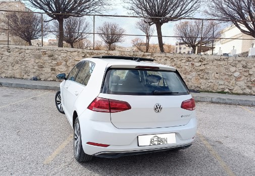 اي جولف 2019 فحص كامل ممشى قليل 20الف كيلو فتحه كاميرا بطارية 40ك تقطع بالشحنة الواحدة من 270__300