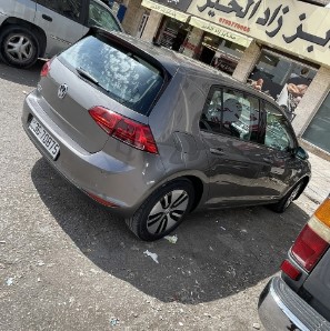 E golf 2015 بحاله ممتازه جدا وممشى قليل