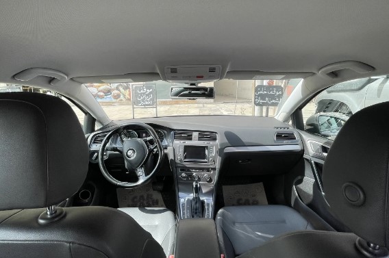 E golf 2015 بحاله ممتازه جدا وممشى قليل
