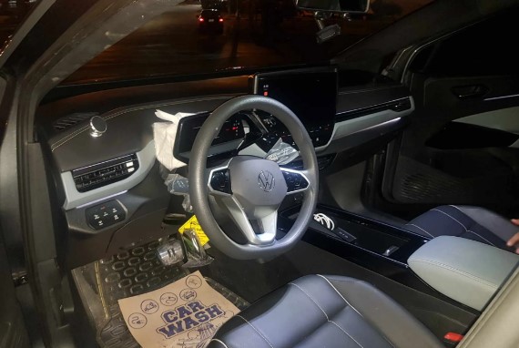 للبيع ID4 كاش او بدل عسيارة هايبرد او كهرباء و دفع الفرق كاش