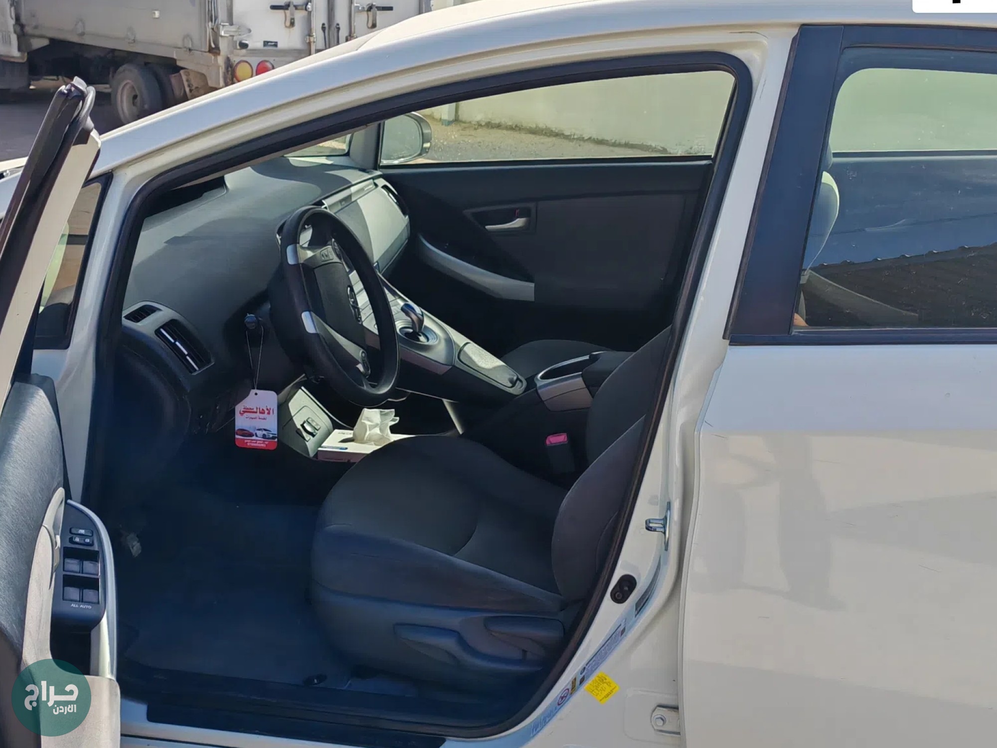 سيارة تويوتا بريوس ⁦2013⁩ استخدام سيده مالك واحد داخل الاردن